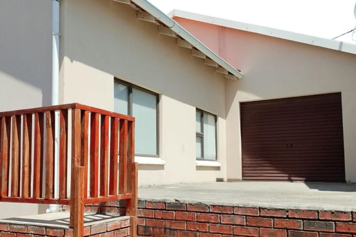 Cove Rock House For Sale: 3 Bedrooms, garden, garage, near beaches and amenities.