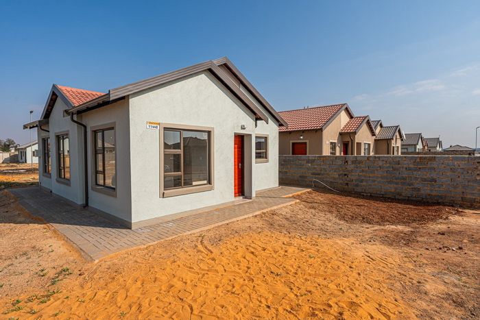 Windmill Park House For Sale: Custom build options, 2-4 bedrooms, 42 stands available.