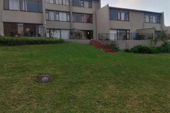 Ramsgate Apartment For Sale: 2-bed, beach access, garage, peaceful complex.
