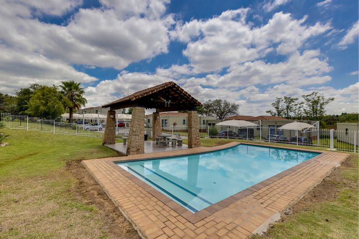 Kengies Cluster To Rent: 3 Bedrooms, Pool, Security, Close to Amenities.