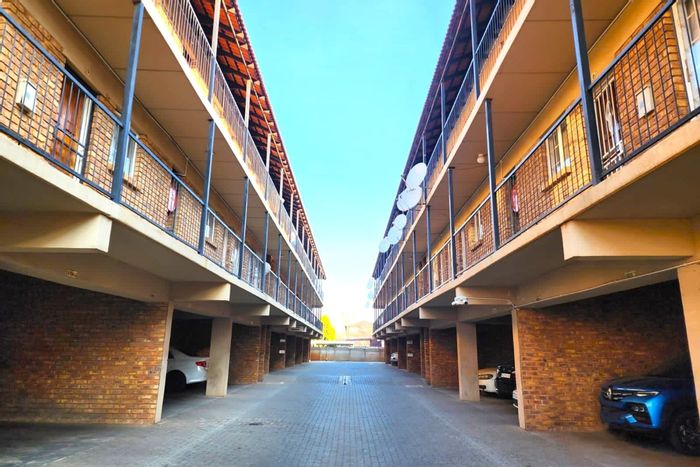 For Sale: 1-Bedroom Apartment in Kempton Park Central with secure parking.