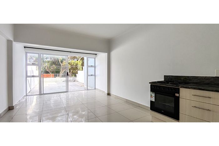 Heathfield Apartment For Sale: 1-bed, balcony, secure parking, fibre-ready.