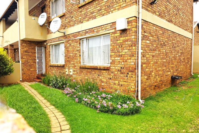 Terenure Townhouse For Sale: 2 Bed, Private Garden, Pet Friendly, Garage.