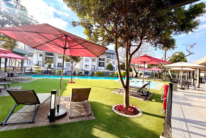 Crowthorne AH Apartment For Sale: 3 Bedrooms, Garden, Gym, Pool, Security Access.