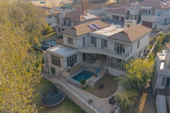 Kyalami House For Sale: 4 beds, pool, estate living, near amenities.