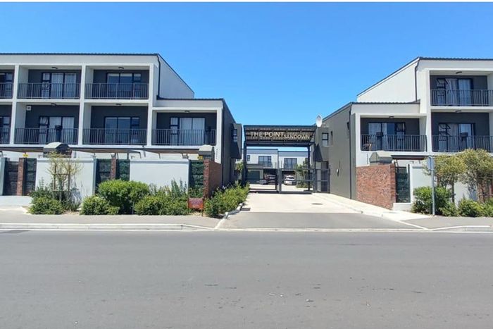 4-Bedroom Cluster To Rent in Sandown with courtyard, garage, and secure estate access.