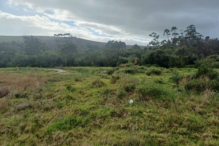 5,167m2 Vacant Land in Tesselaarsdal for Sale with Containers and Farming Potential.