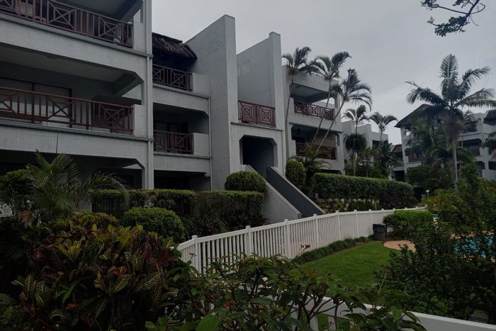 3-Bedroom Apartment To Rent in Ballito Central with Pool, Gardens, and Pet-Friendly Space.