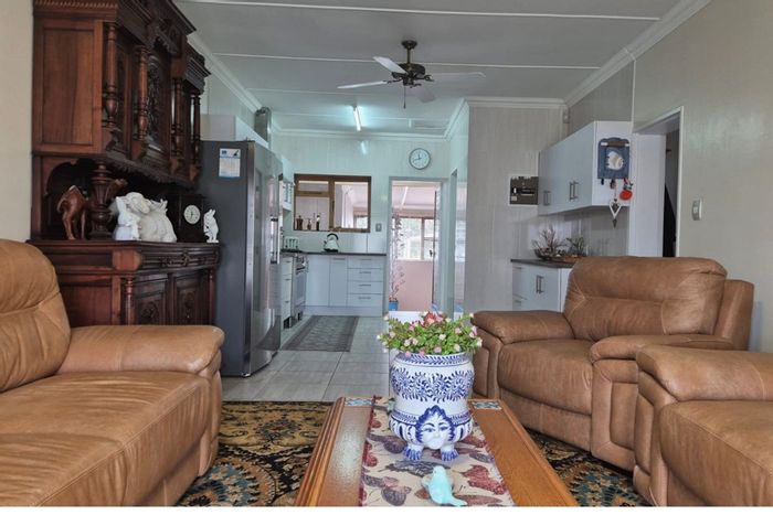 For Sale: Off-Grid House in Stilbaai Wes with Garage, Security, and Flatlet.