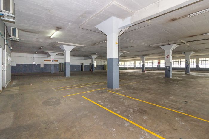 Industrial Warehouse with Offices in Korsten | To Rent | 913 sqm Space