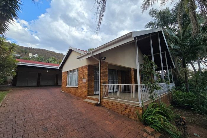 Spacious 4-bedroom house with pool, study, and triple garage in Wonderboom. To Rent.