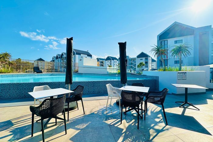 For Sale: Apartment in Summerstrand with gym, pool, and beach access.