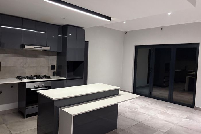 Bryanston Cluster For Sale: 3 beds, garden, garage, secure living, near amenities.
