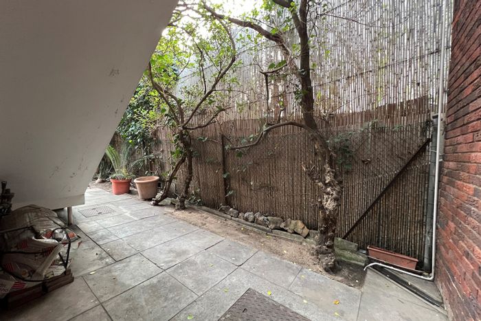 Compact 1-bedroom apartment in Flamingo Vlei, includes utilities, street parking.