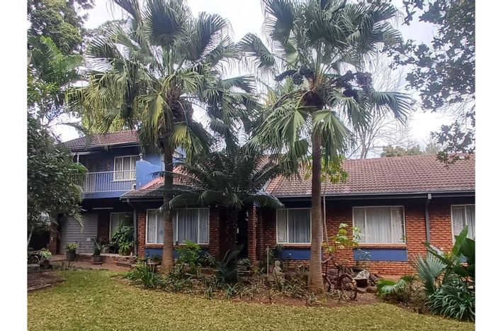 For Sale: House in Louis Trichardt Central with garden, garage, and balcony views.