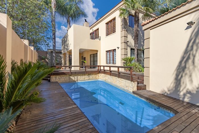 For Sale: House in Bedfordview Central with pool, double garage, and guest suite.