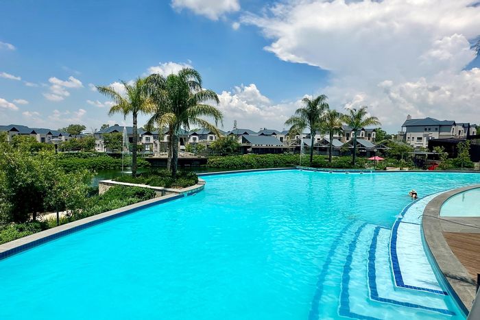 2 Bed, 2 Bath Apartment To Rent in The Polofields with Lifestyle Centre access.