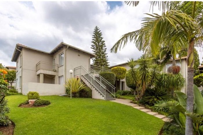 Radiokop Townhouse For Sale: 2 Bedrooms, Pool, Covered Parking, Close to Amenities.