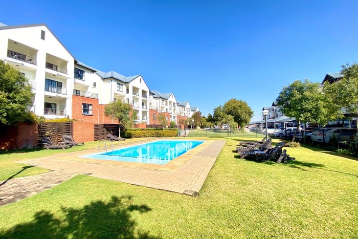 3-Bedroom Apartment To Rent in Greenstone Hill with appliances and lifestyle amenities.