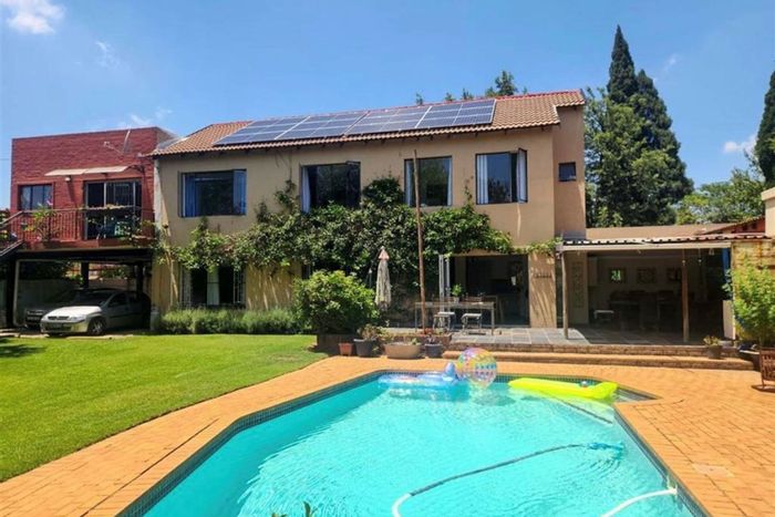 For Sale: Spacious 4-Bedroom House in Noordwyk with 1006 m² Stand.