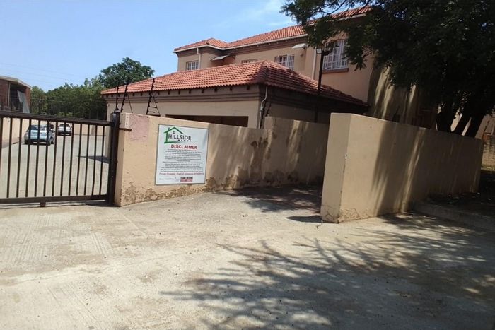 Elandsrand Apartment For Sale: 3 beds, 2 baths, close to amenities and schools.