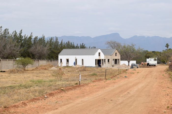 Townhouse For Sale in Hoedspruit Central: Spacious units, pet-friendly, secure estate.