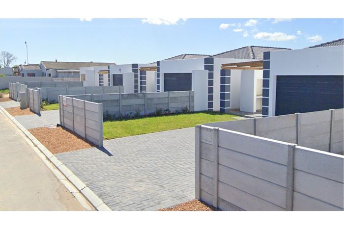 Vacant Land Residential in Stratford Green, For Sale: 11 plots with easy access.