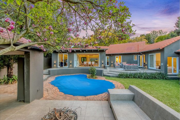 Parkview House For Sale: Pool, garden, spacious kitchen, and security features.