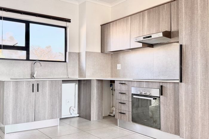 North Riding Apartment To Rent: 2 beds, balcony, clubhouse, gym, pools, 24/7 security.