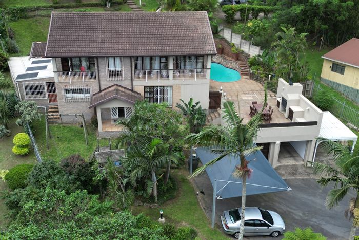 For Sale: 5-bedroom house in Padfield Park with pool, garage, and security features.