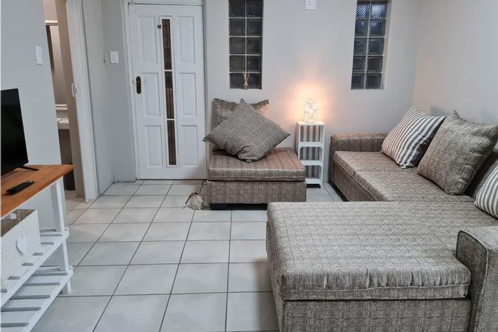 2-Bedroom Apartment To Rent in Stirling, near beach, parks, and schools.