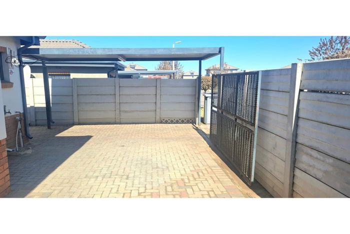 House To Rent in Leopard's Rest Security Estate: 3 Bedrooms, Secure Living, Great Amenities.