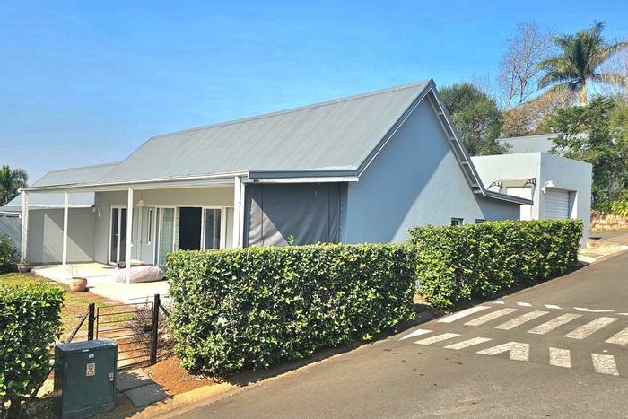 For Sale: Townhouse in Clarendon with 2 en-suite bedrooms, garden, and secure estate.
