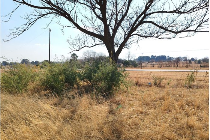 Vacant Land for Sale in Riverpark: 2.14 hectares with boreholes and power access.