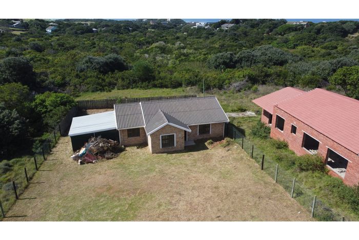 For Sale: House in Forest Downs with 3 beds, garden, and double carport.