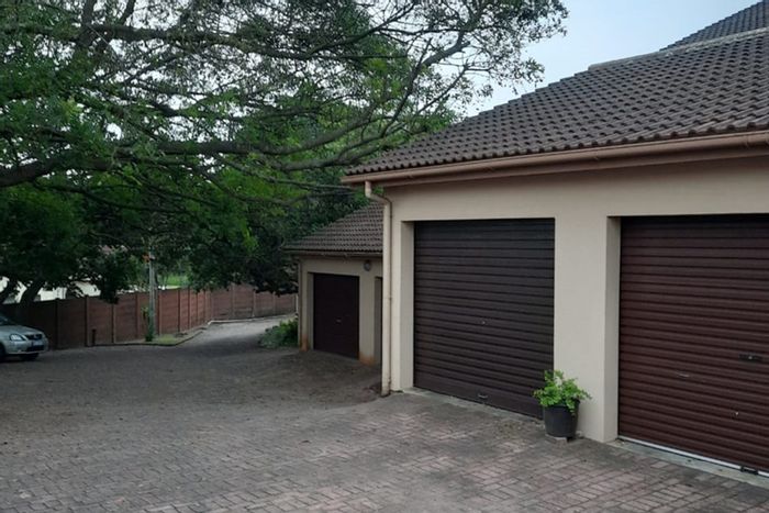 3-Bedroom Townhouse in Meer En See with garage, garden, and secure access. For Sale.