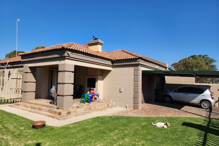 For Sale: House in Brakpan North with 3 bedrooms, double garage, and generator.
