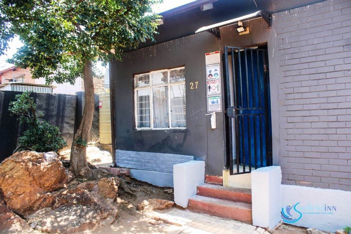 10-bedroom house for sale in Auckland Park, ideal for student rental investment.