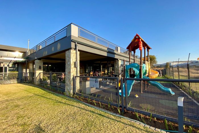 3-Bedroom Apartment To Rent in Greenstone Hill with Pool, Gym, and Security.