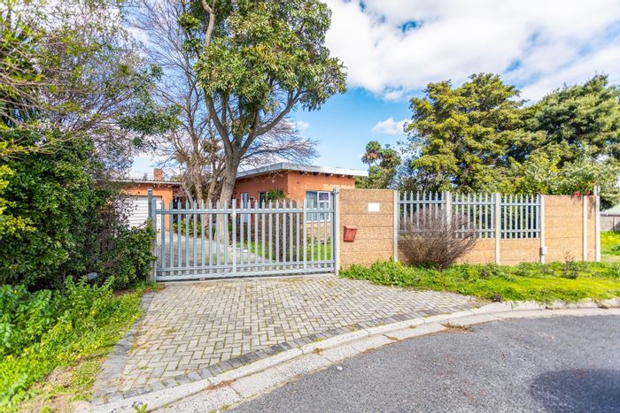 For Sale: House in Protea Heights with spacious garden, garage, and ample parking.