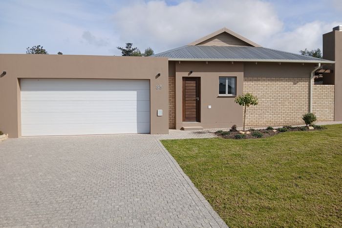 For Sale: House in Mooikloof Country Estate with 3 beds, security, and garden.