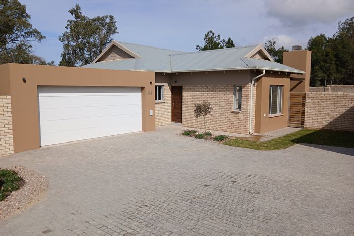 House for Sale in Mooikloof Country Estate: 3 beds, pet-friendly, secure living.