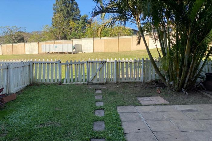 2-Bedroom Apartment To Rent in Sheffield Manor with pool, garden, and pet-friendly.
