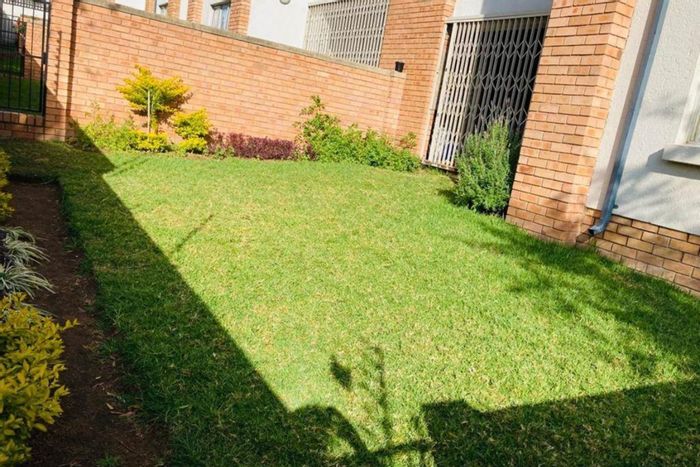 3 Bed, 2 Bath Apartment to Rent in Noordwyk with private garden and pool access.