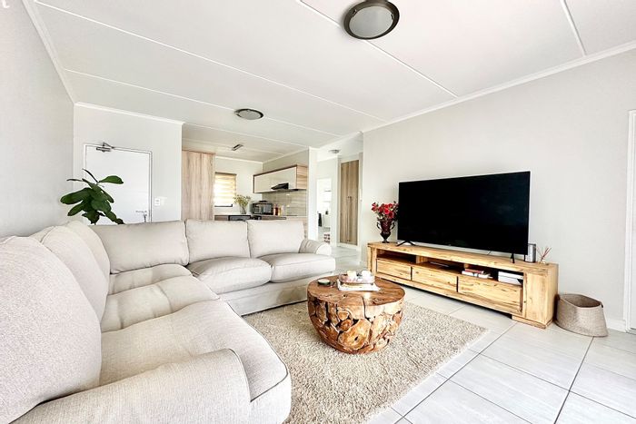 For Sale: 2-Bedroom Apartment in Waterfall with Gym, Pool, and Concierge Services.