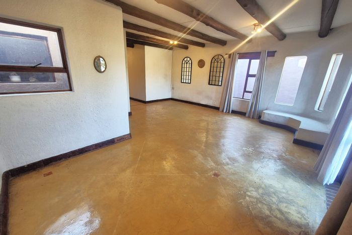North Riding Apartment To Rent: Spacious, pet-friendly with pool, garage, and security.