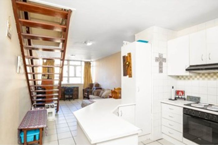 Loevenstein Apartment For Sale: 2-bed duplex, pool, security, pet-friendly, rental income.
