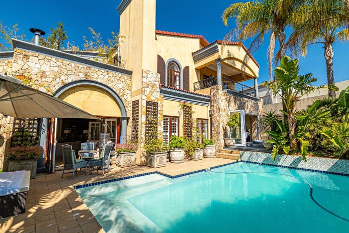 Kyalami Estates House For Sale: 6 Bedrooms, Gym, Pool, Vastu Shastra Design.