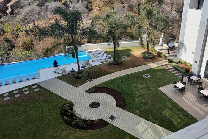 For Sale: Apartment in Ashlea Gardens with pool, gym, and rental income potential.