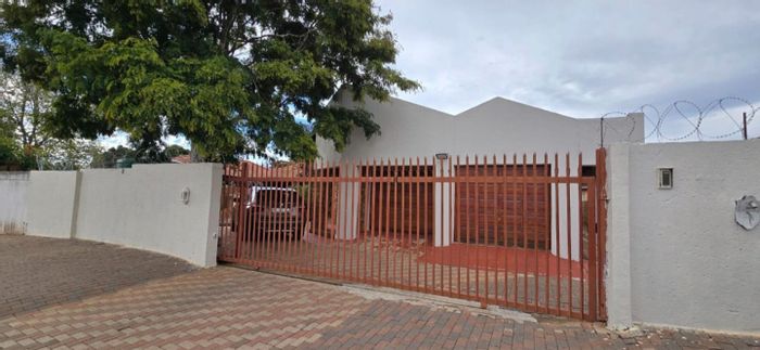 For Sale: Spacious 4-Bedroom House with Pool in Flora Park, Polokwane.